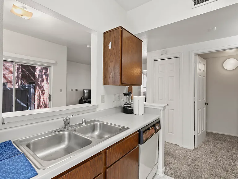 3329 Rosedale Ave #11 — Photo 13