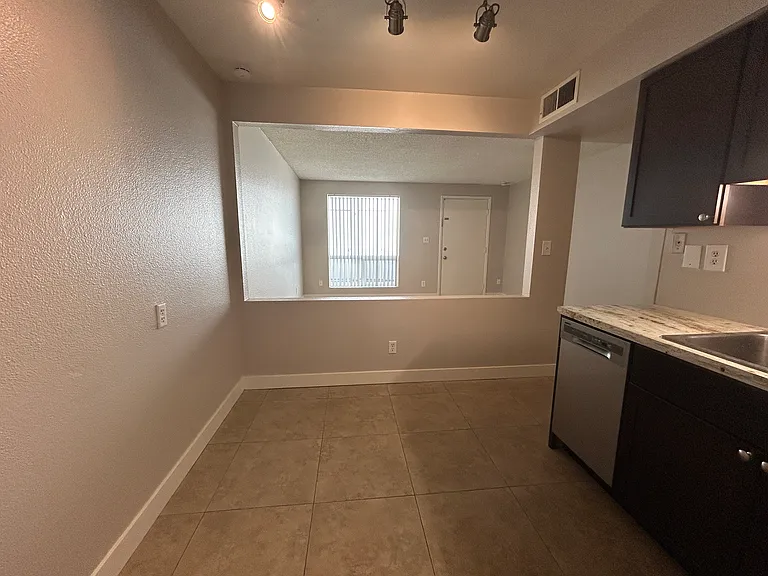 859 S Extension Rd — Photo 13
