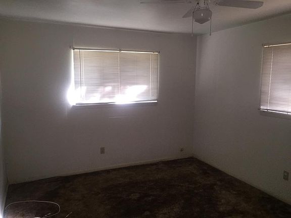 5th image of 921 Westbury Dr