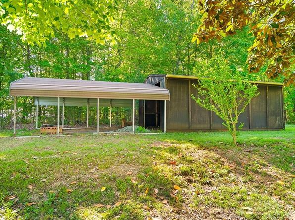 6143 Stanleyville Dr, Rural Hall, NC 27045