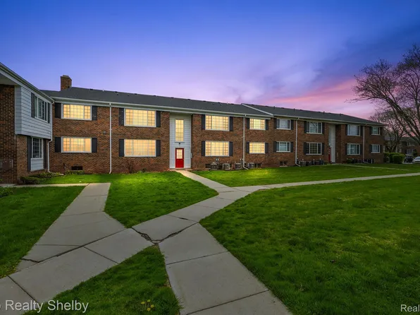 25340 Shiawassee Cir APT 206, Southfield, MI 48033