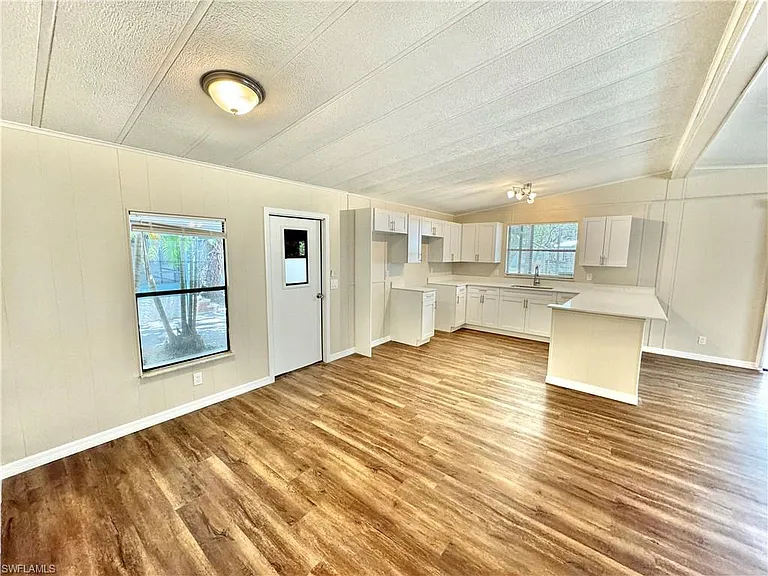 1252 Henderson Creek Dr — Photo 18
