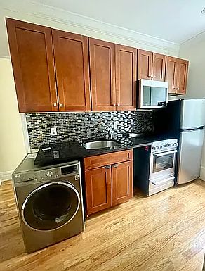 5th image of 709 De Kalb Ave #22