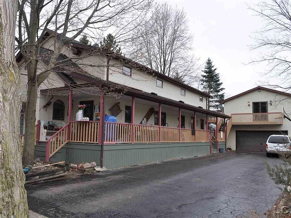 2nd image of 240 S Maple St