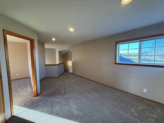 4th image of 361 E Maberry Dr