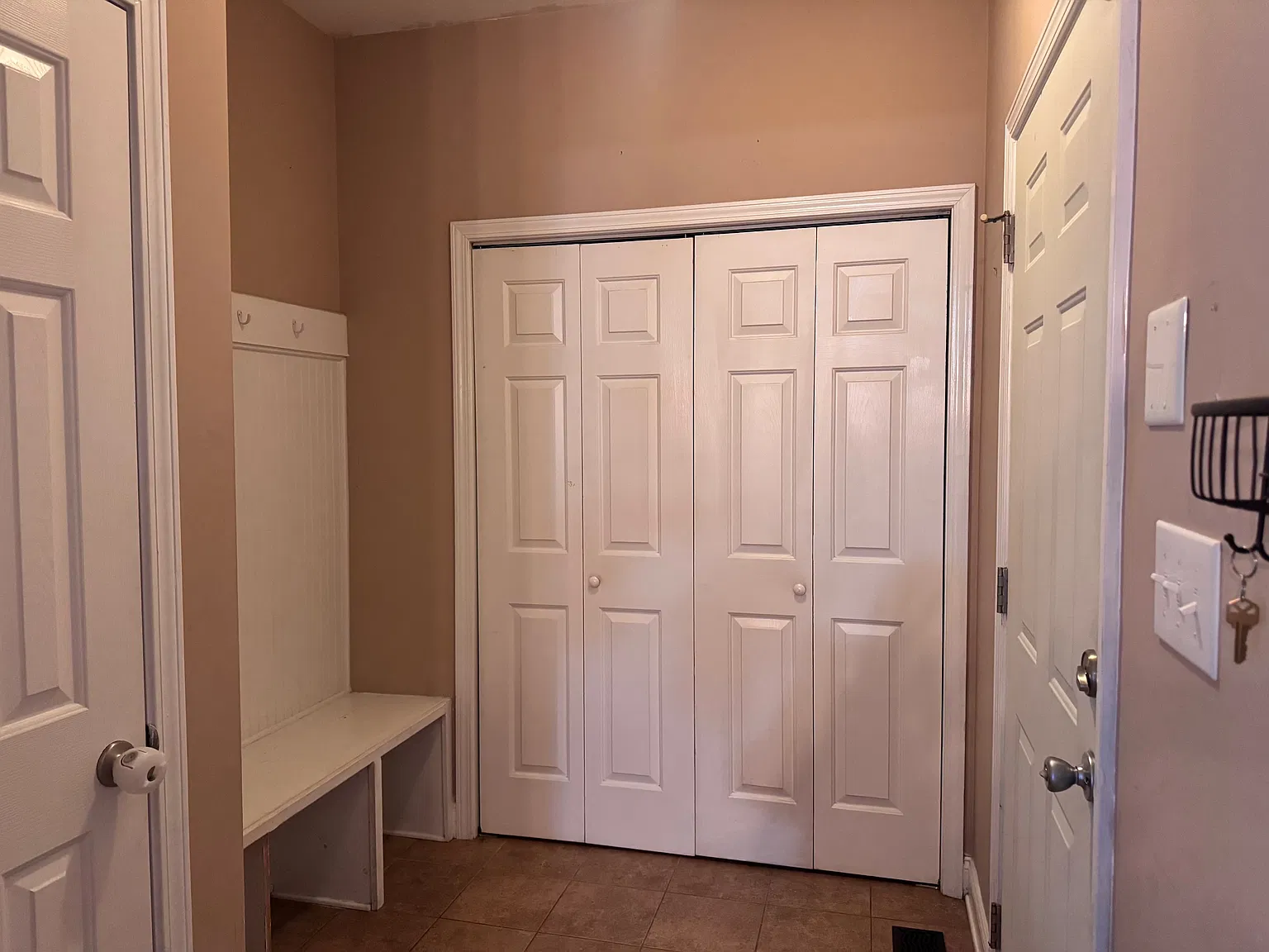 3 bed, 2809 sqft, $2,100 — Photo 4