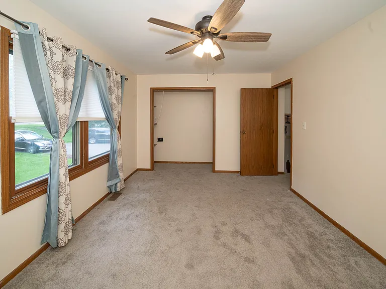 3516 Kings Lair Dr — Photo 9