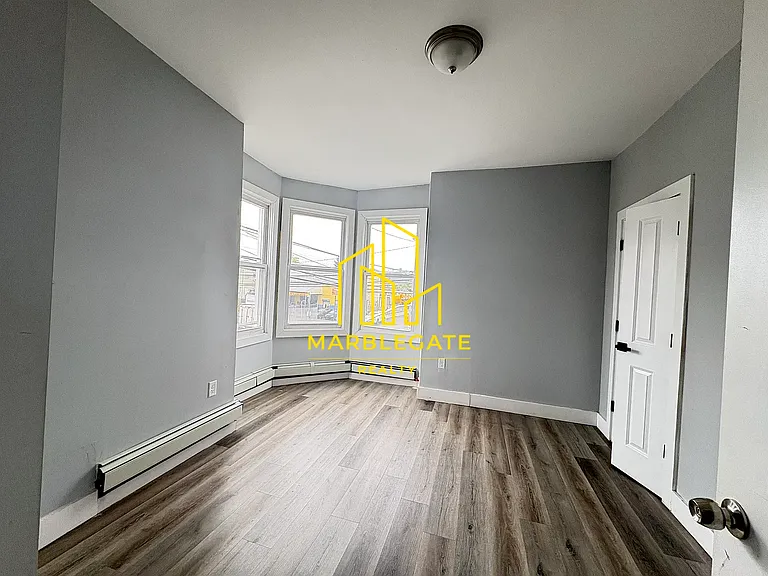465 Ferry St #11 — Photo 5