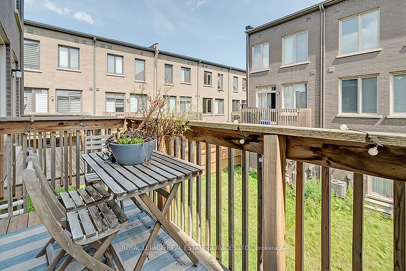 Oakville Townhouse for rent - 3 Bedrooms — photo 23
