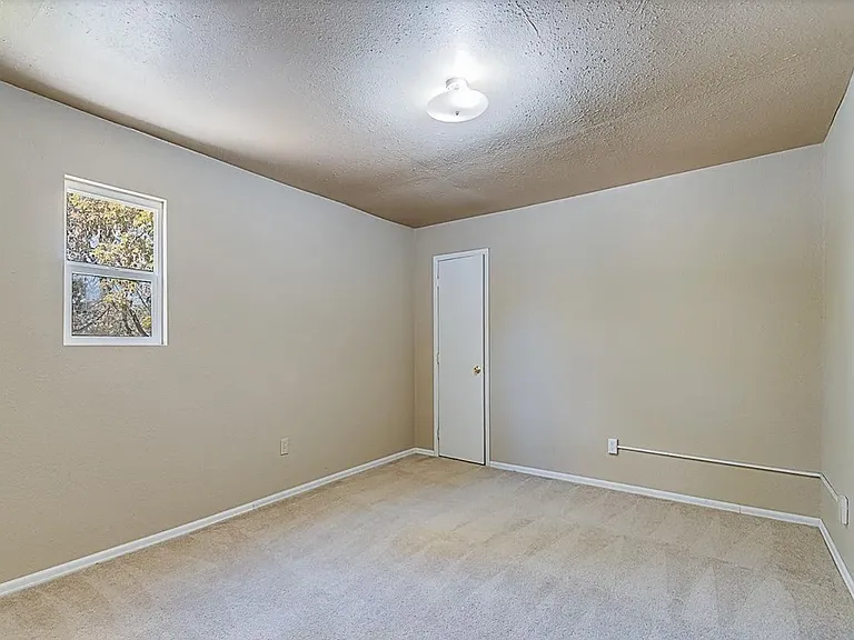 244 Cribbon Ave — Photo 15