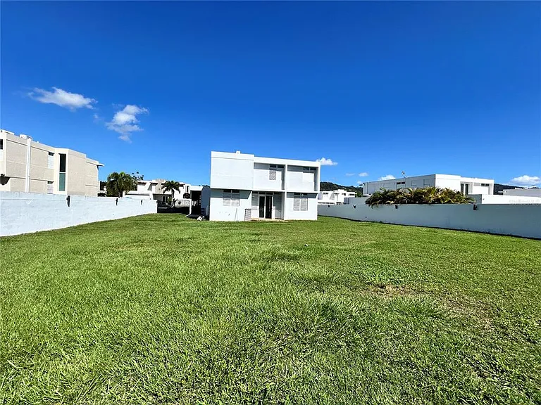 345 Calle Tulipan — Photo 7