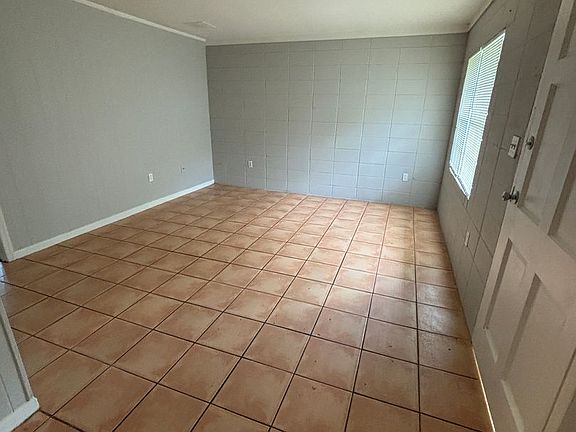 4th image of 1632 Highland St APT 10