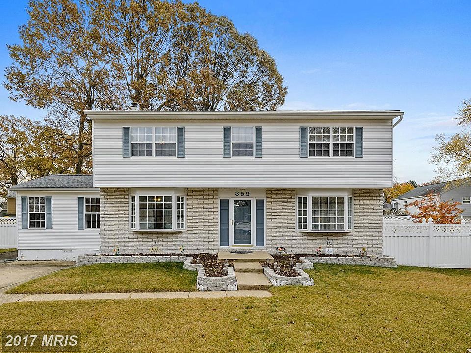 1st image of 359 Roxbury Gln
