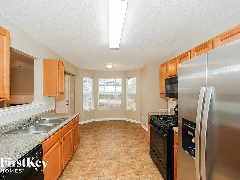 980 Brisley Cir — Photo 7