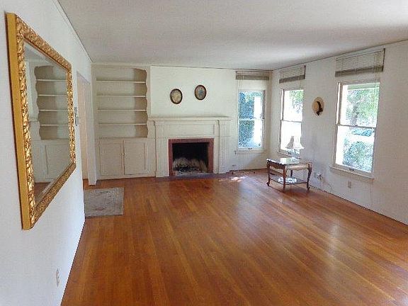 3rd image of 1834 N Thorne Ave