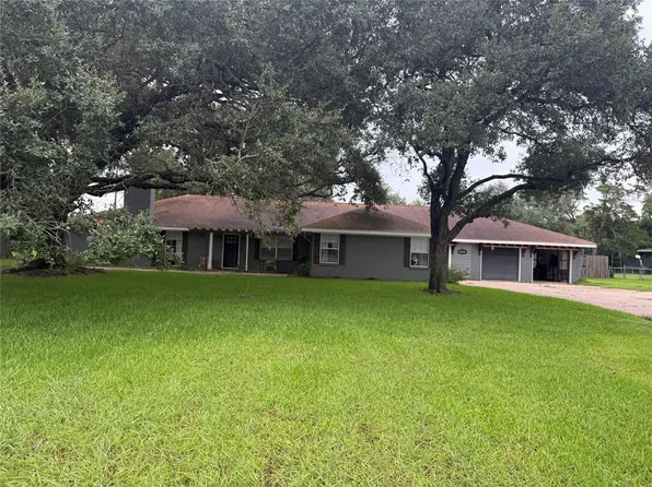 707 S McCarty Ave, Eagle Lake, TX 77434