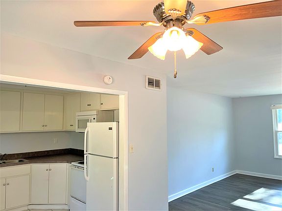 5th image of 700A Sommers Ave NE