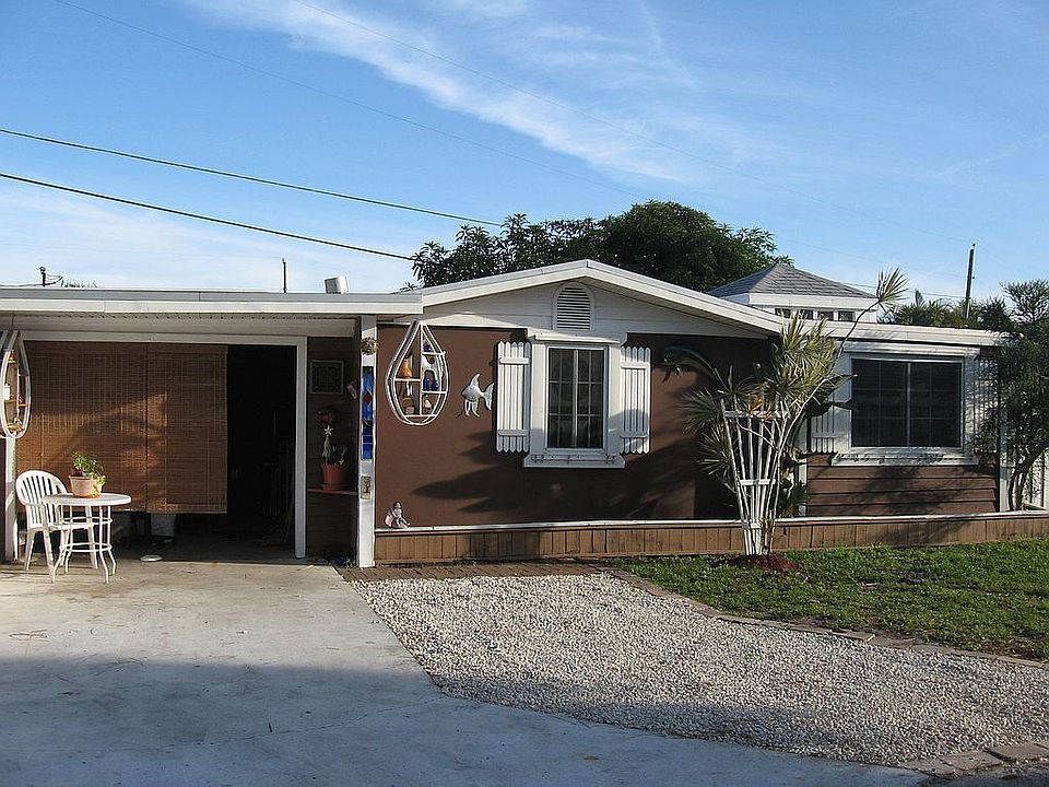 1st image of 1105 NE Ixora Dr