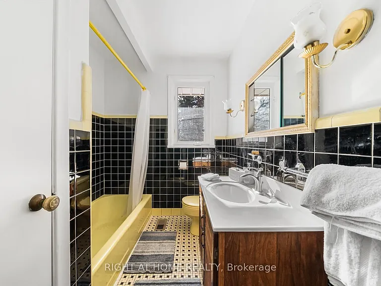 35 Caswell Dr — Photo 22