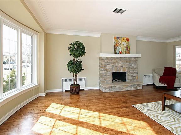 3rd image of 1842 N 77th Ave