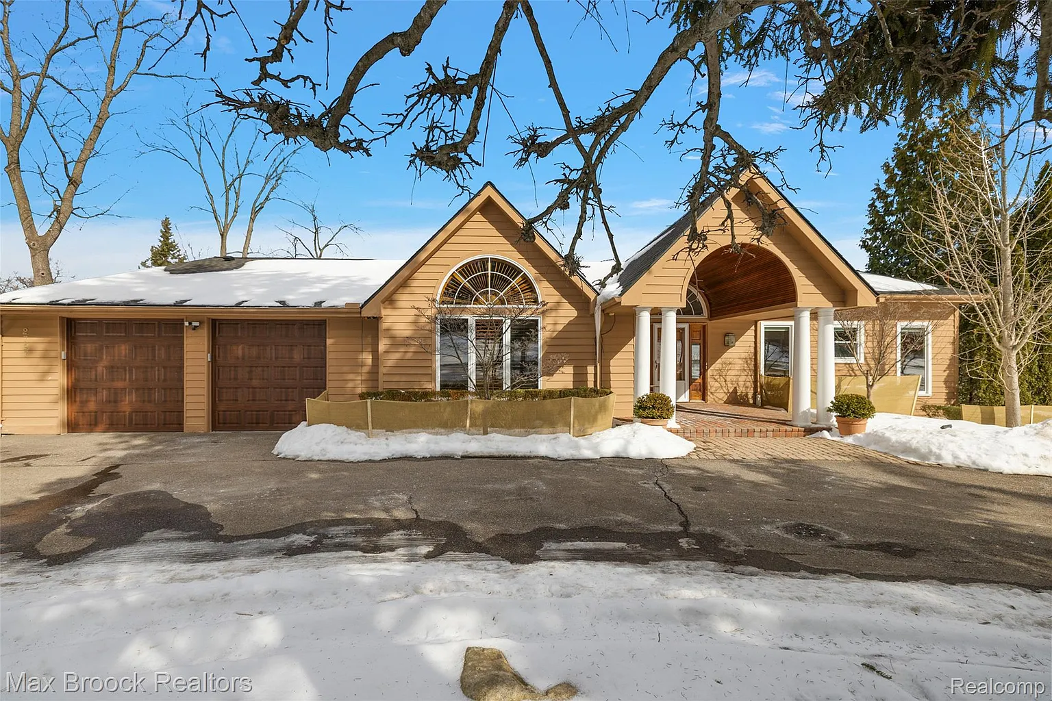 2797 Orchard Pl photo 1