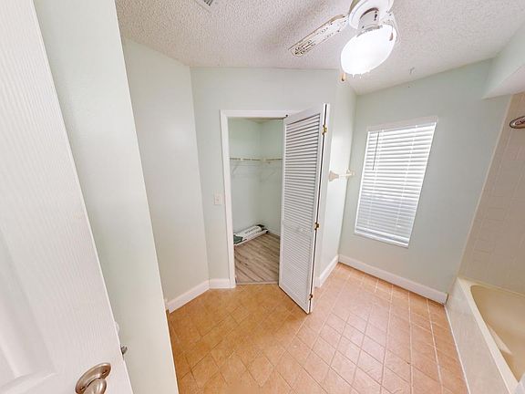 4th image of 2219 Umbrella Tree Dr #1