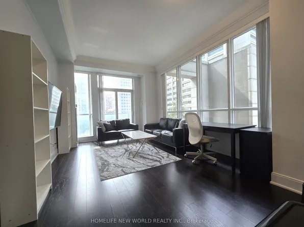 21 Balmuto St #605, Toronto, ON M4Y 1W4