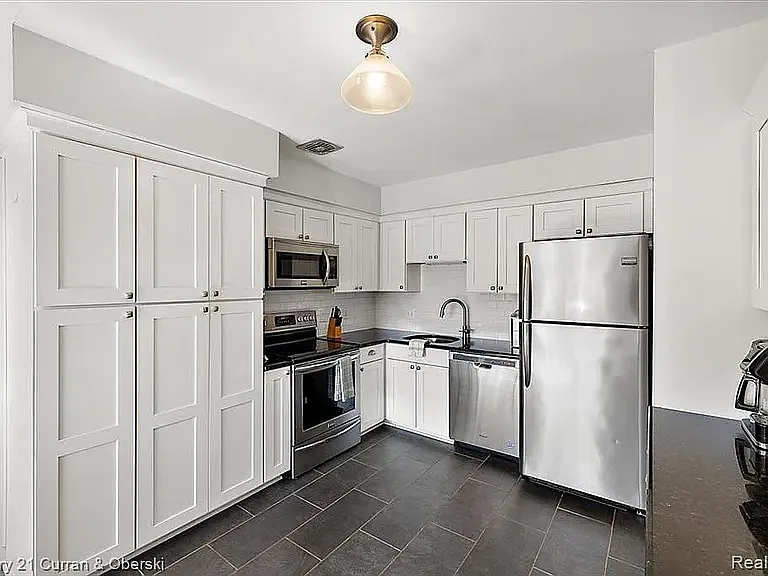 335 N Eton St #31H — Photo 3