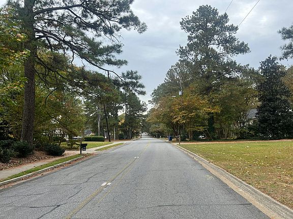 4th image of 4916 Happy Hollow Rd