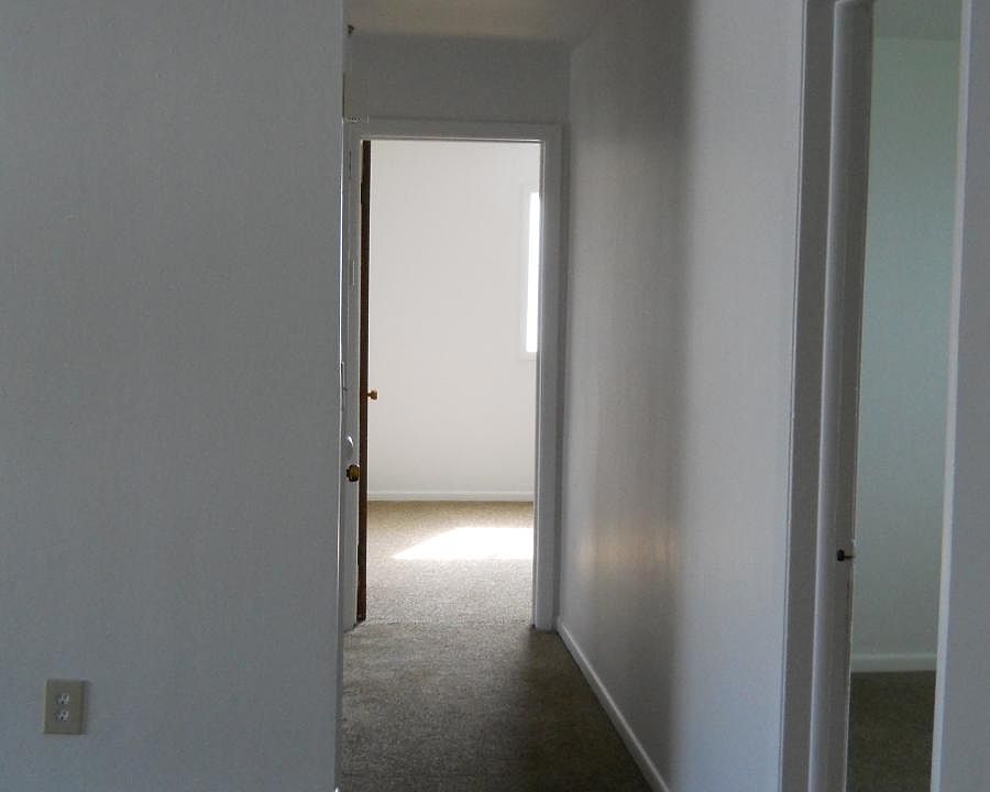 2nd image of 16 Hillside Ct APT 3