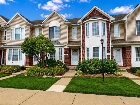 35058 Windsor Dr, New Baltimore, MI 48047
