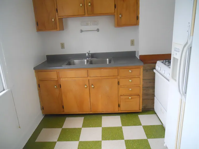 223 9th St SW — Photo 7