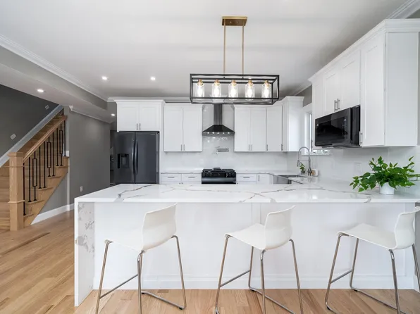 101 Van Horne St #2, Jersey City, NJ 07304