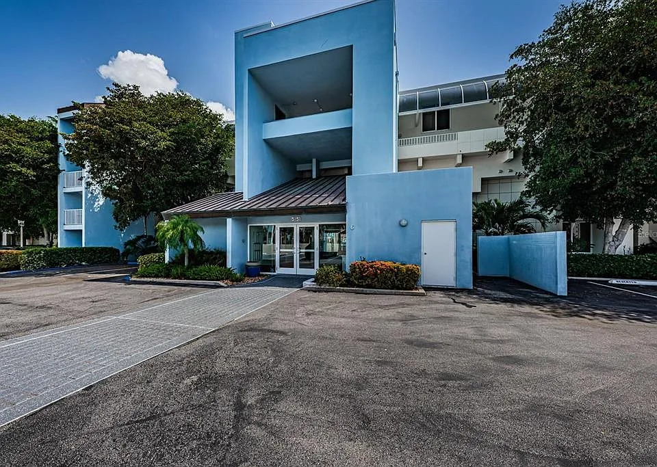 5151 Isla Key Blvd S #220