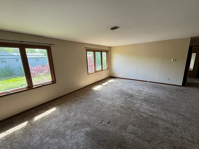 1 bed, 900 sqft, $1,400 — Photo 3