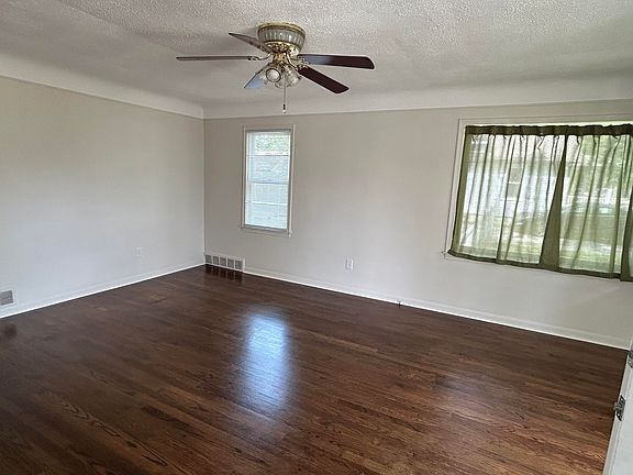2nd image of 1320 Ferris Ave
