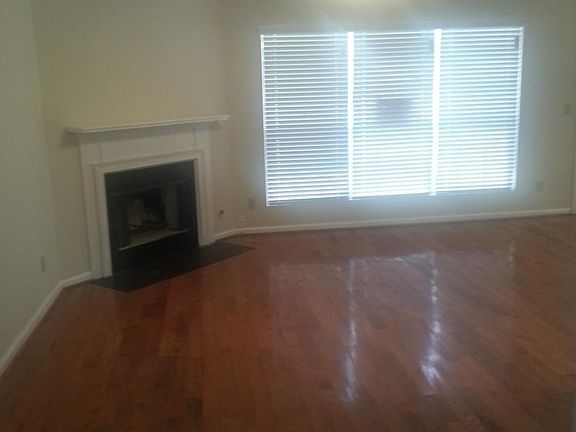 4th image of 6659 Eastbriar Dr