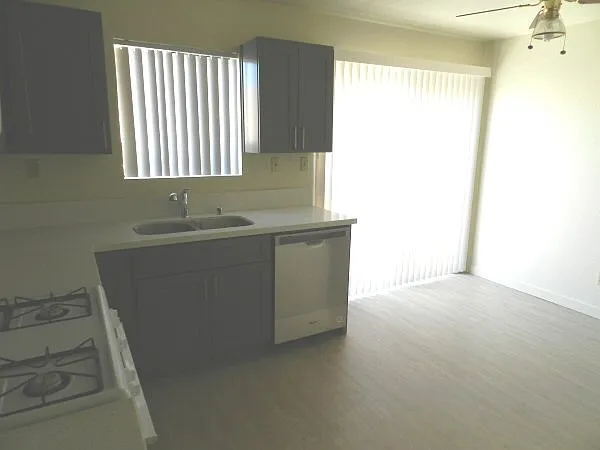 1158 Rosedale Ave #4 — Photo 12