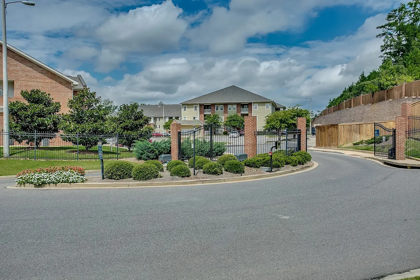 3 bed, 3.5 bath, 1562 sqft, $1,980 — Photo 1