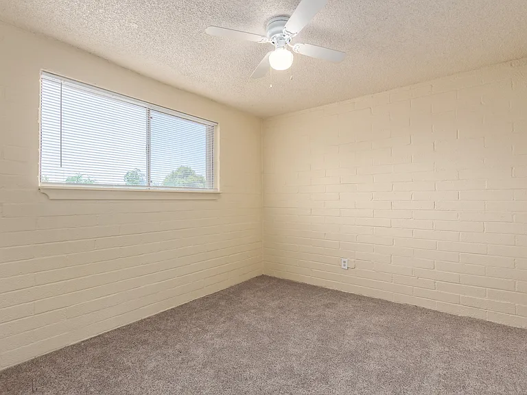 3415 E Earll Dr. — Photo 13