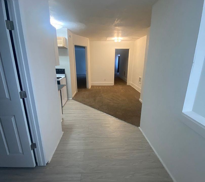 1st image of 3018 E Everett Ave #8