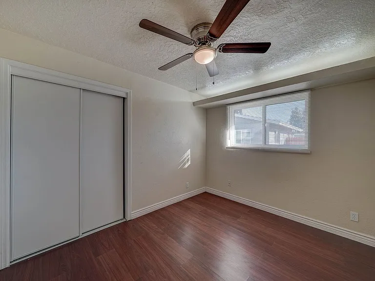 2133 W Morten Ave — Photo 12