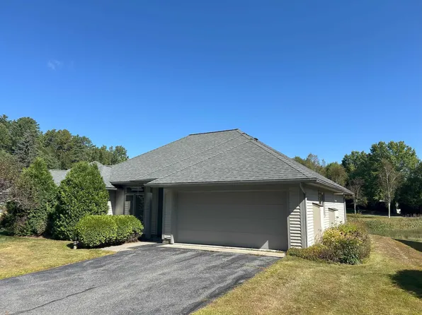 73 Iris Way, Hartford, VT 05001