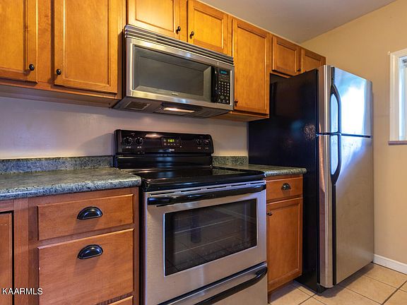 3rd image of 1500 Luttrell St APT 1