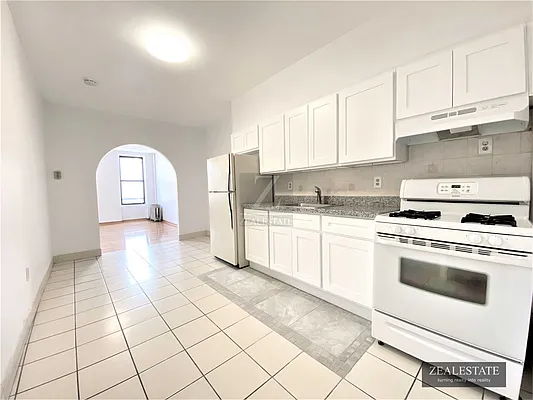 Rented by ZealEstate Group Inc | media 38