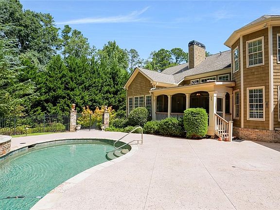 4th image of 3795 Lamb Dr