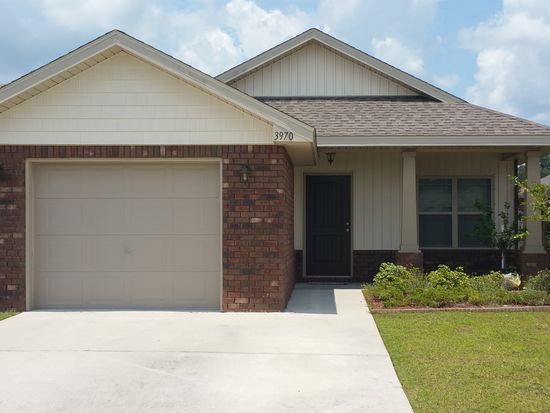 3970 Willow Glen Dr, Pace, FL 32571