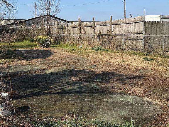 3rd image of 4407 Sunset Dr