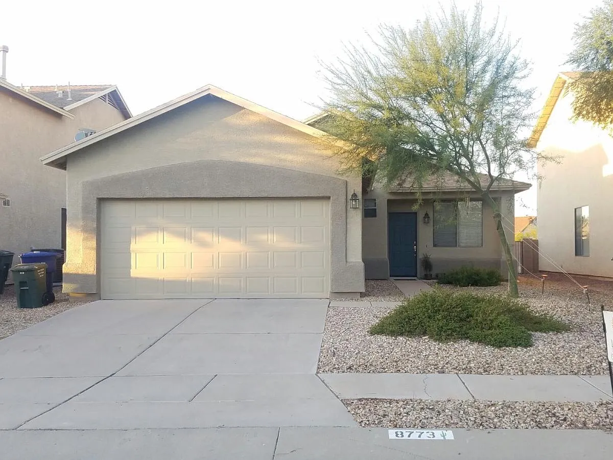 3 bed, 1236 sqft, $1,795 — Photo 1