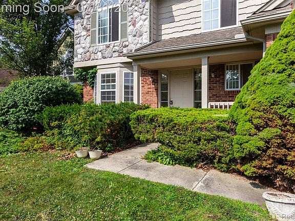 4th image of 3388 Riverside Dr